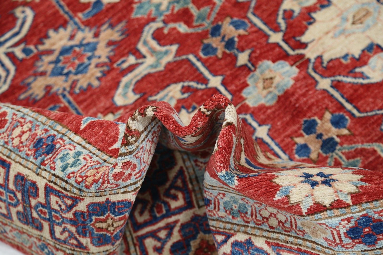 Tapis turc noué à la main, rouge, 166 x 252 cm, pour décoration intérieure. 100 % laine photo vinterior