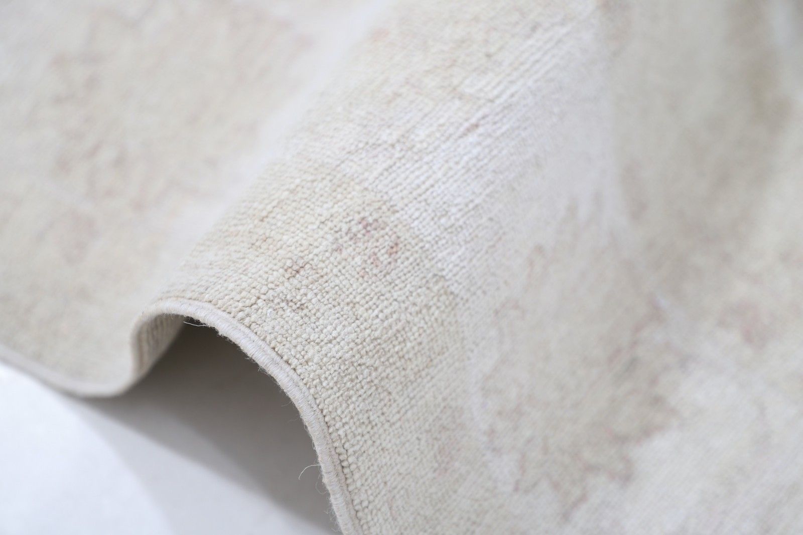Tapis de zone turc noué à la main, motif floral, beige, 1,48 x 2,93 m. 100 % laine photo Textiles
