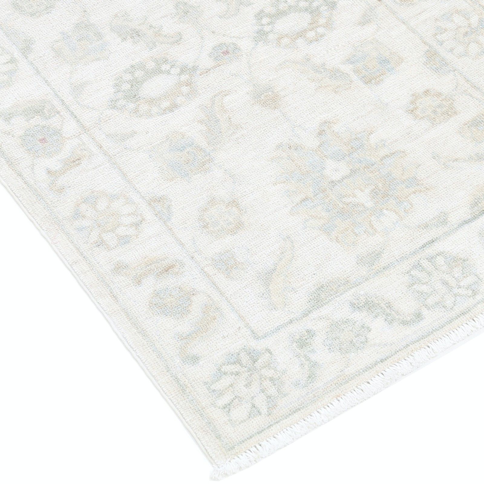 2,2x3 Ft Handgeknoopt Beige en Lichtblauw Accentkleed met Bloemmotief en Medaillon photo vinterior