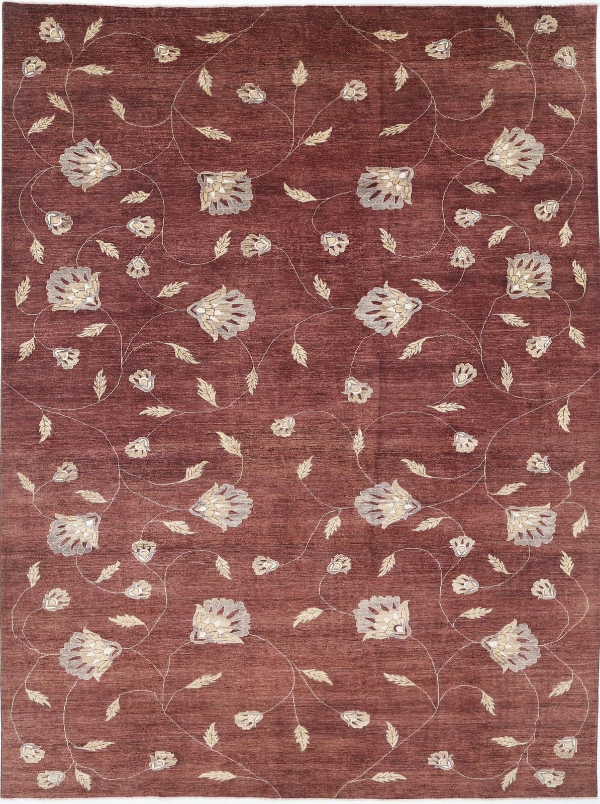 Tapis en laine noué à la main, rouge et beige, grand format 12 x 16 pi. Motif floral et arabesques végétales