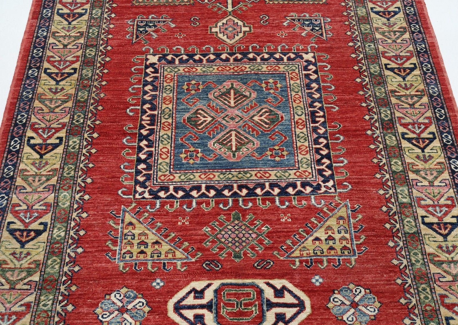 Tapis noué à la main rouge, bleu marine et ivoire, 145 x 213 cm. Motif géométrique tribal photo for sale
