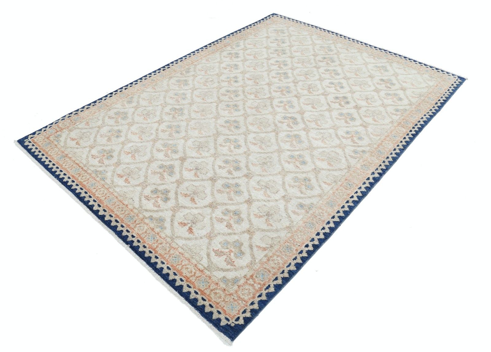 Tapis en laine beige et bleu à motif floral géométrique, noué à la main, 1,70 x 2,40 m photo for sale