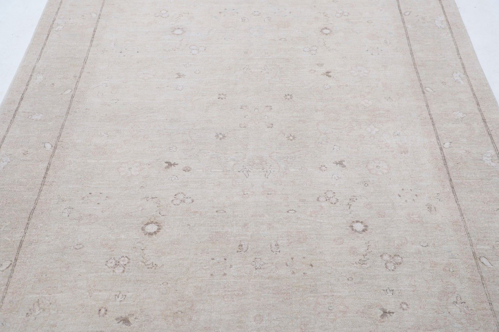 6x8.6 Ft Hand Knotted Beige, Blush Wool Rug. Soft Toned Floral Pattern Carpet photo for sale