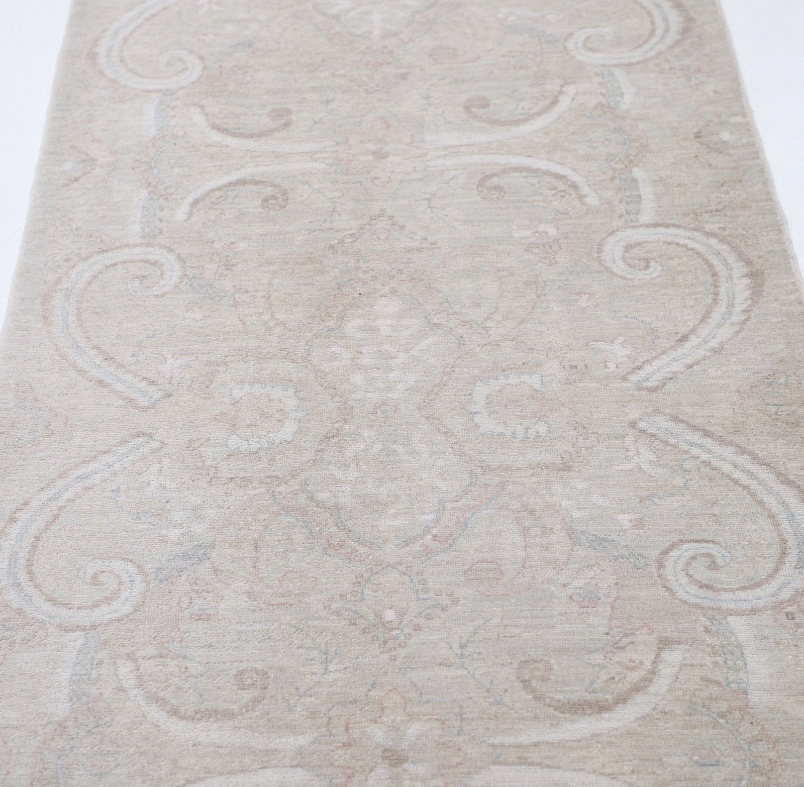 Tapis de couloir fait main 3 x 11 ft. Tapis de couloir. Tapis de cuisine beige. Tapis de corridor photo for sale