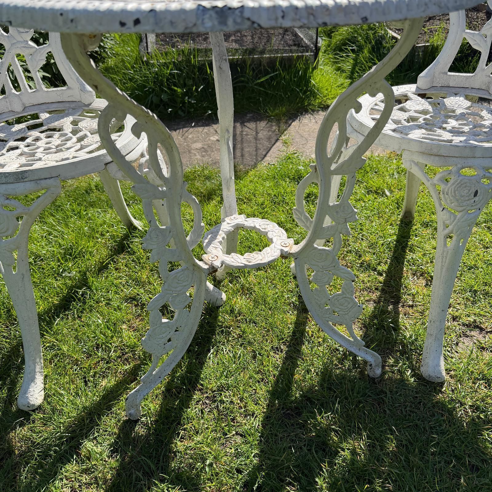 3 Piece Cast Aluminium White Bistro Set Table 2 Chairs Great Patina Rose Design photo Furniture