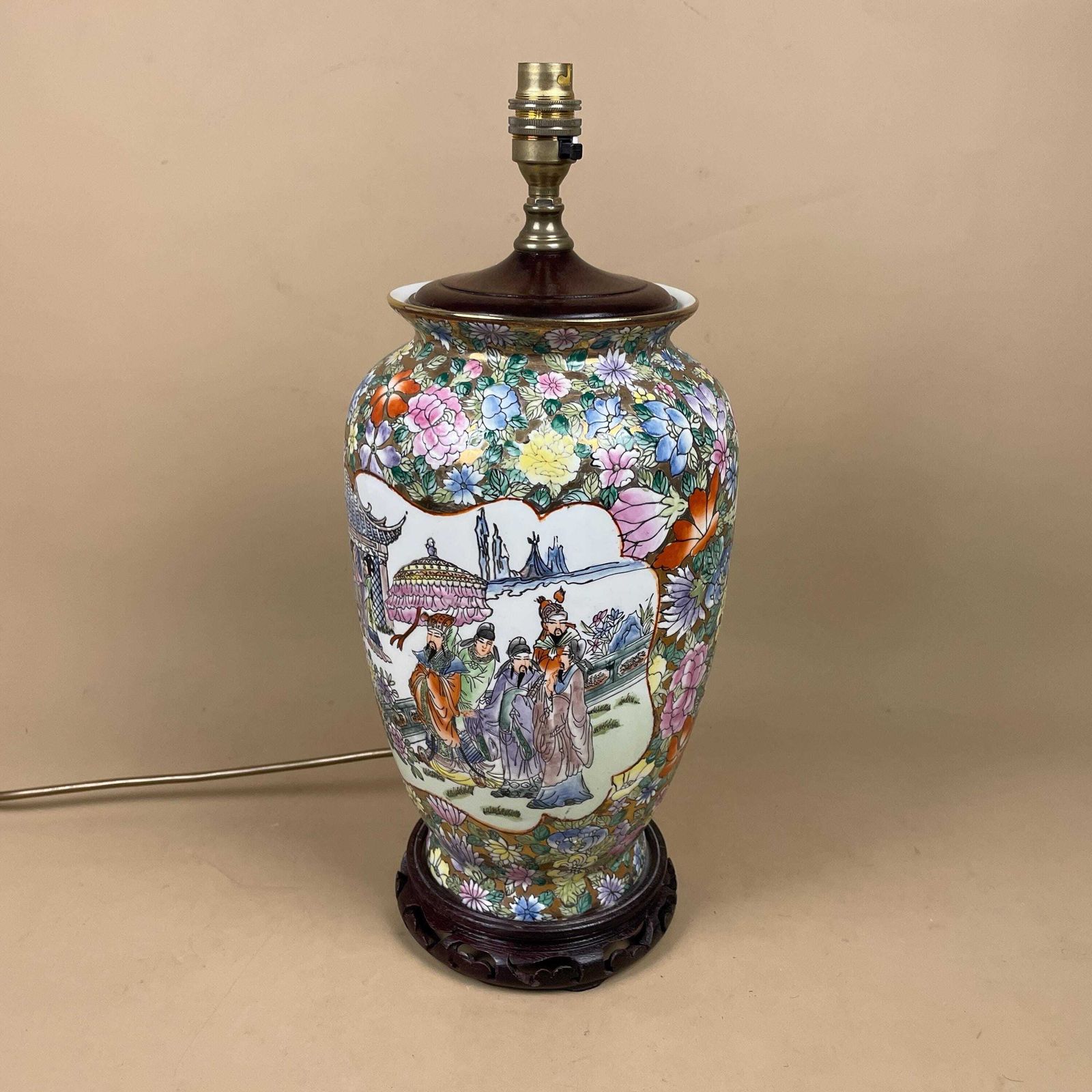 Large Oriental Ceramic Lamp Light Bedside Table Hand Painted Floral Design Pattern Wood Base Chinese Vase Antique Brass Gold Vintage Ornate photo Lighting