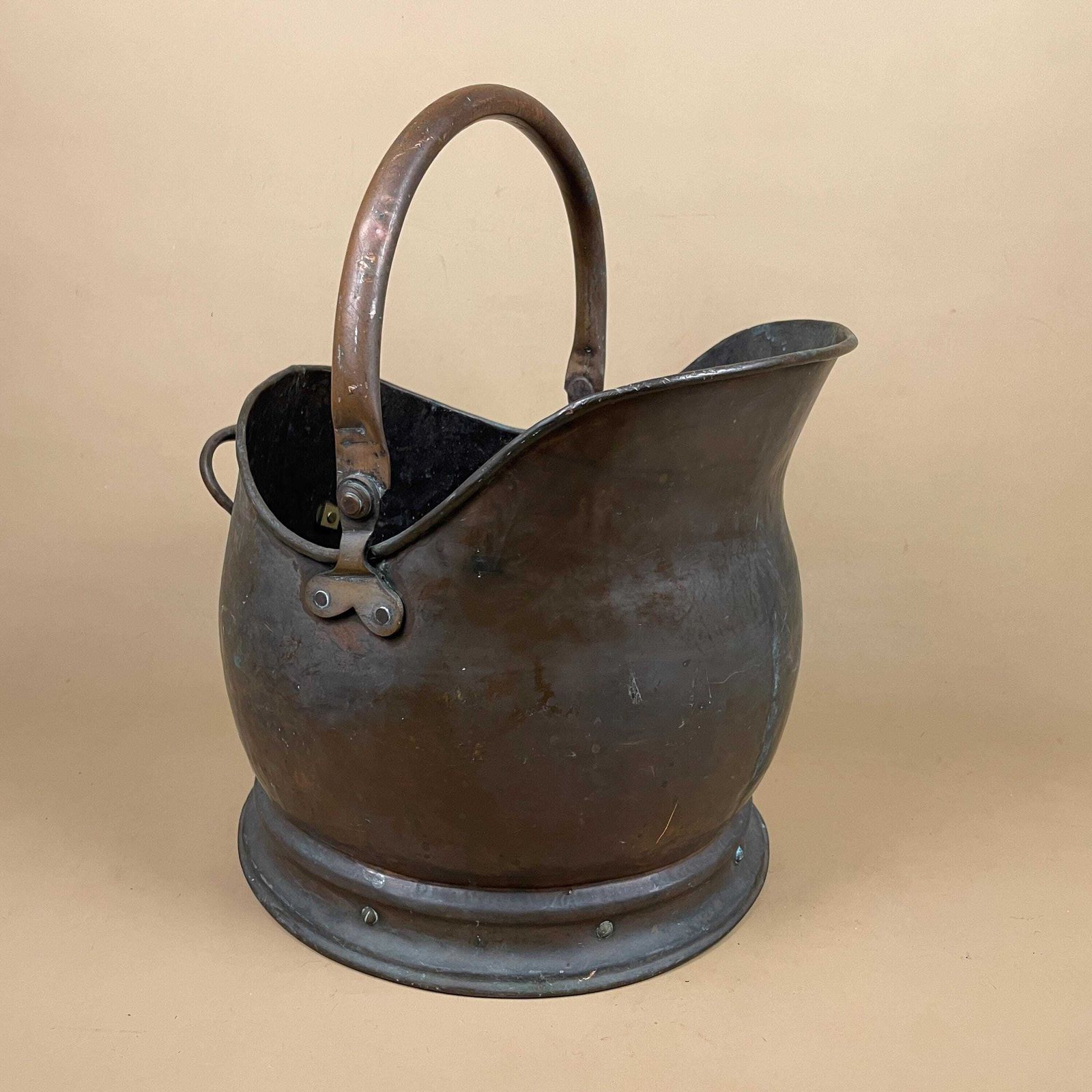 Antique Metal Coal Dark Copper Bucket Handle Fireside Fire Side Scuttle Helmet Cottage Heavy Vintage Fireplace Logs photo furniture