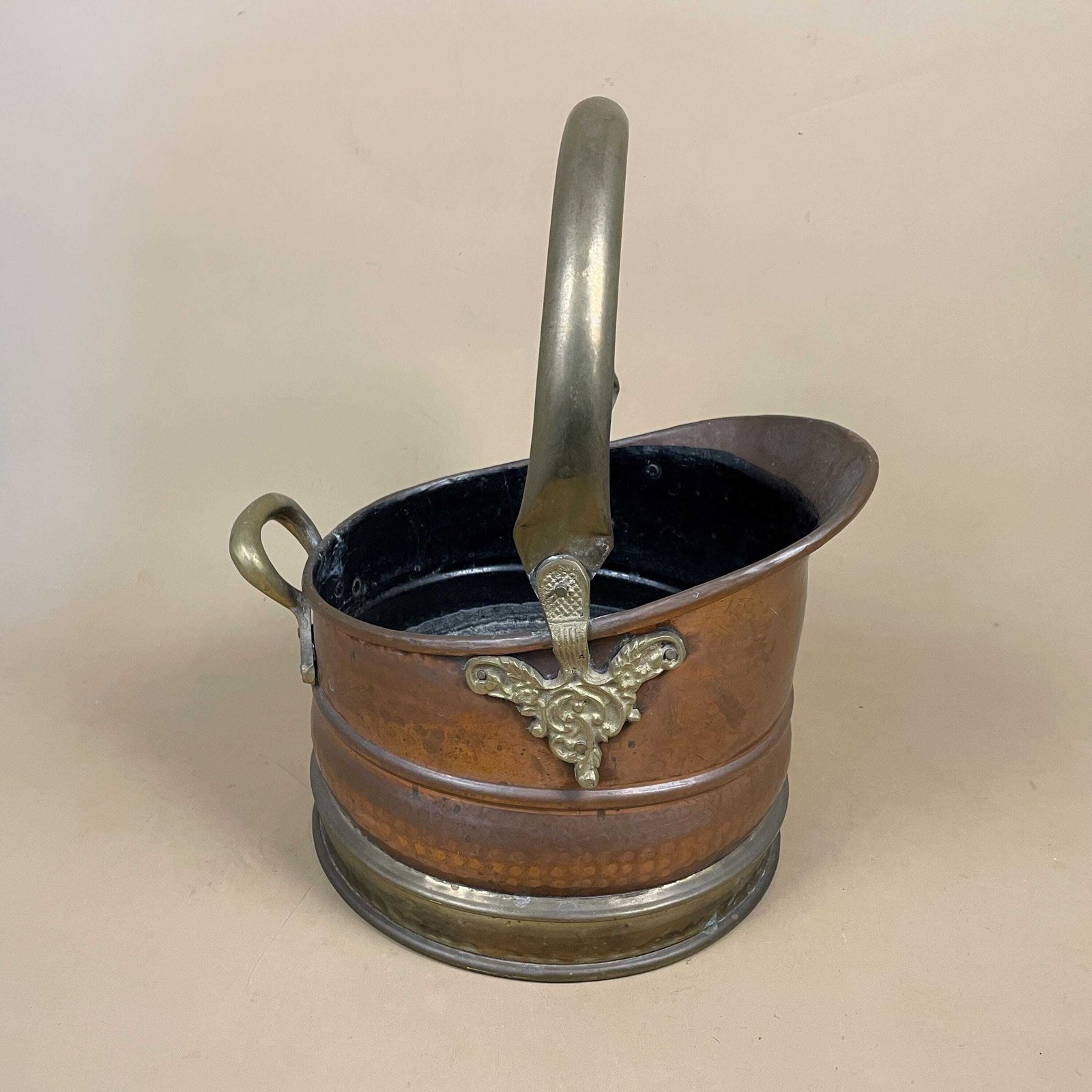 Antique Metal Copper Coal Bucket Gold Brass Handle Fireside Fire Side Scuttle Helmet Cottage Vintage Fireplace Logs Ornate photo Home Fixtures