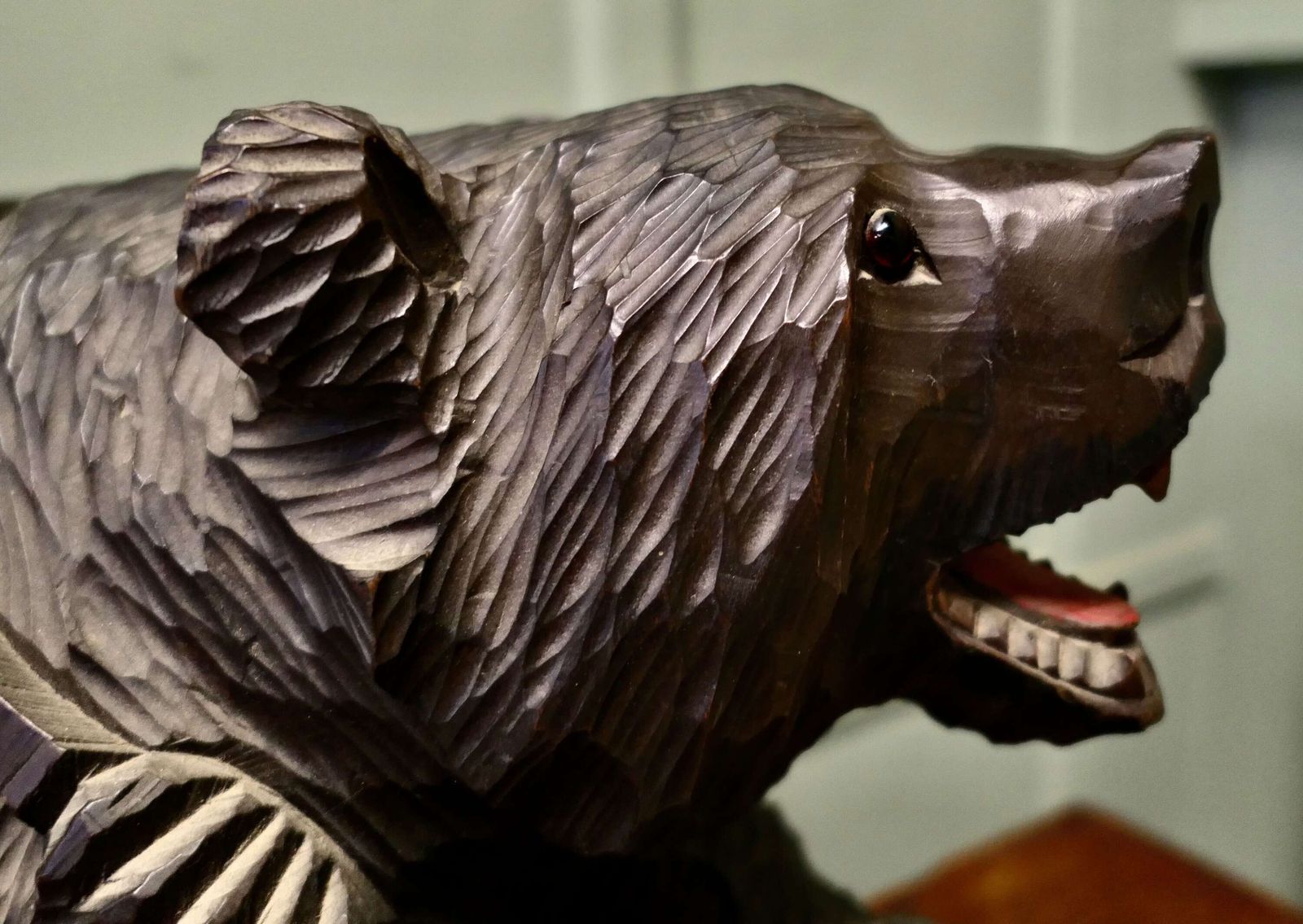 A Large Edwardian Carving Of A Bear In Linden Wood This Is An Impressive Piece It Is A La photo Art