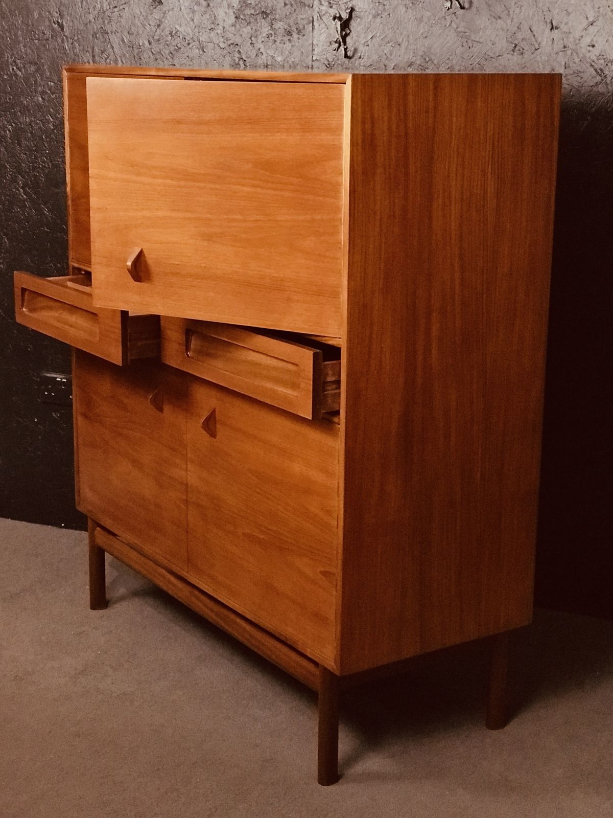 McIntosh Tall Sideboard, Scotland 1970s photo 1700.0