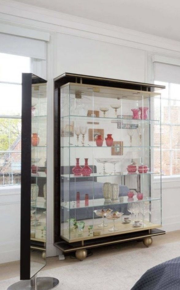 Turri  Luxury  Furniture Glass Display Cabinet photo vinterior