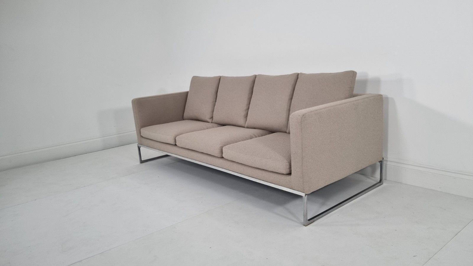 photo for sale Bb Italia Tight 3 Seater Sofa In Stone Boucle In Excellent Condition