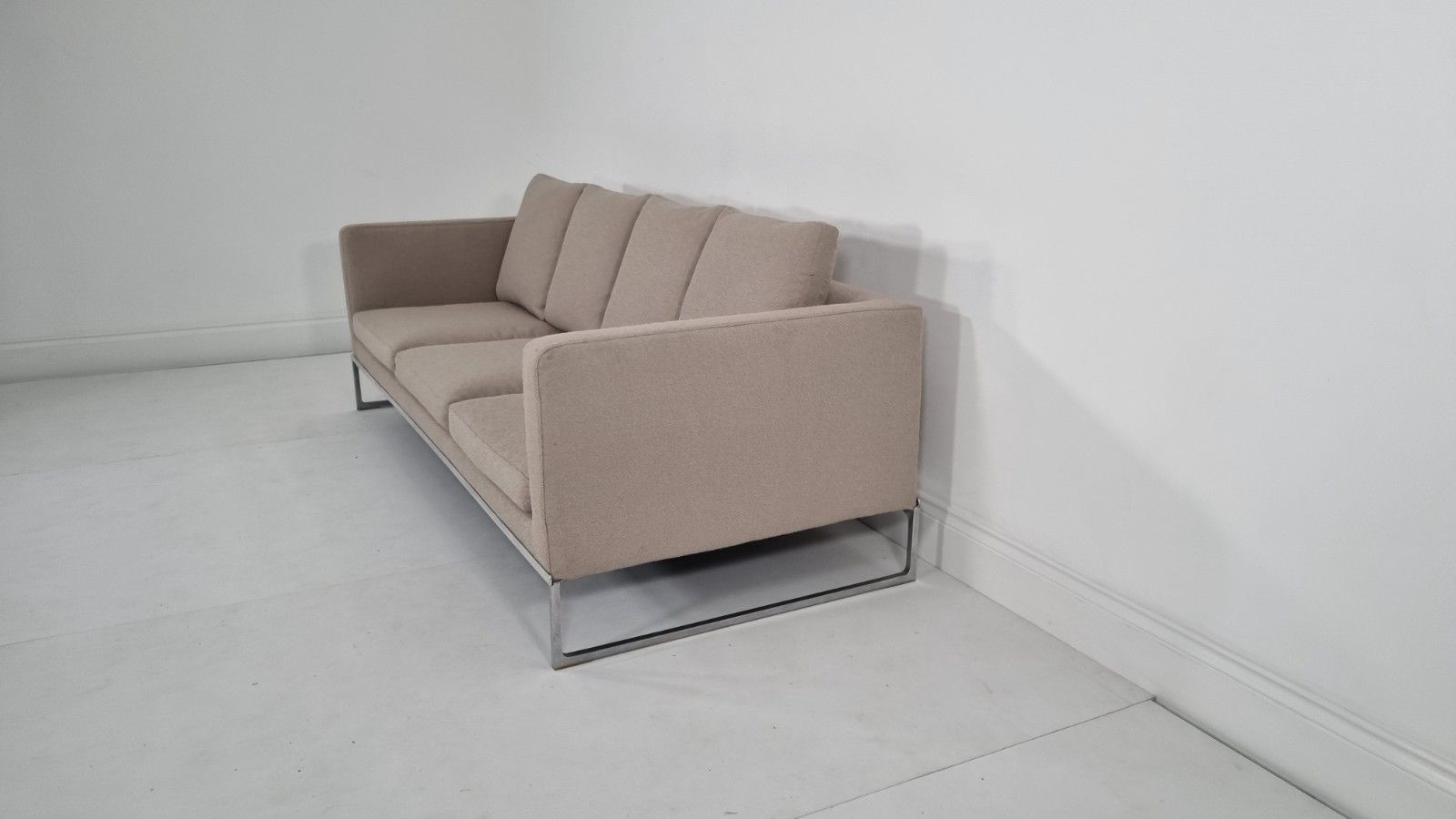 Furniture Bb Italia Tight 3 Seater Sofa In Stone Boucle In Excellent Condition photo