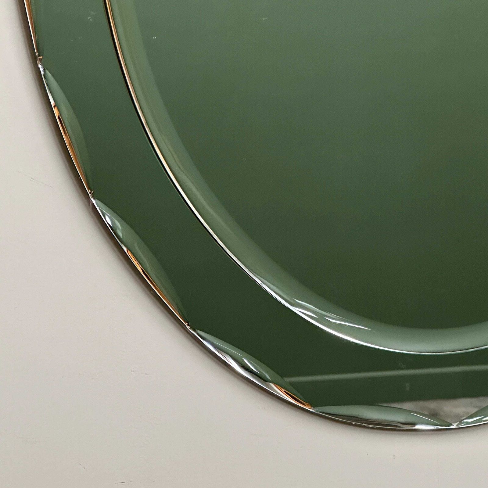 Italiaanse Ovale Spiegel Uit De Jaren 1970 Van Crystal Arte Met Geslepen Glazen Lijst photo vinterior