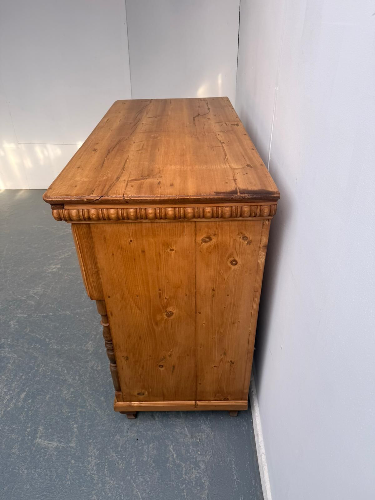photo furniture A Quality Pine Hungarian Waxed Georgian 3 Drawer Chest Of Drawers
