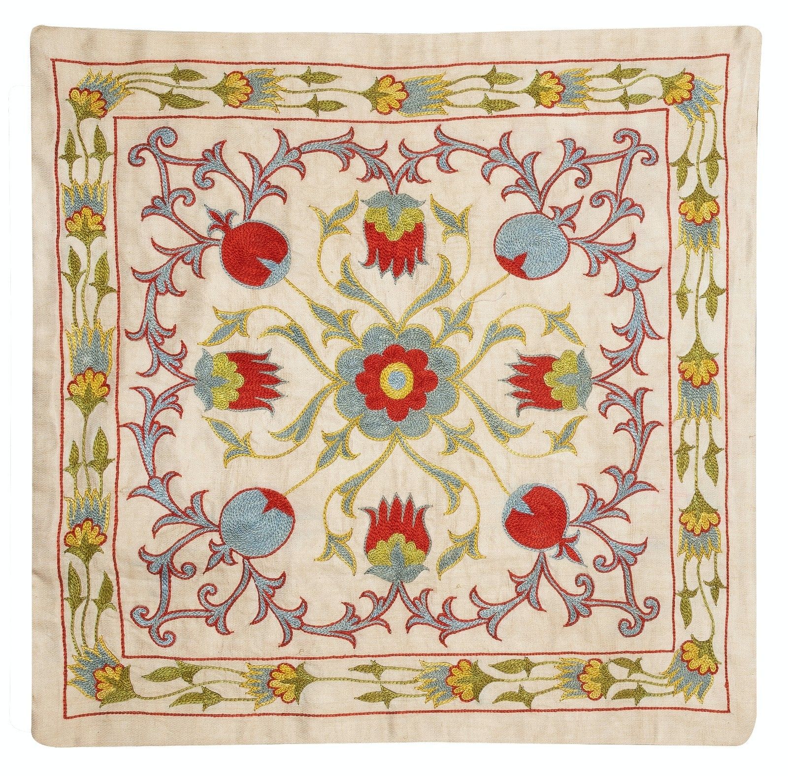 20"X20" Geborduurde Kussenhoes. Boho & Chic Woondecoratie. Volledig Zijden Kussenhoes photo furniture