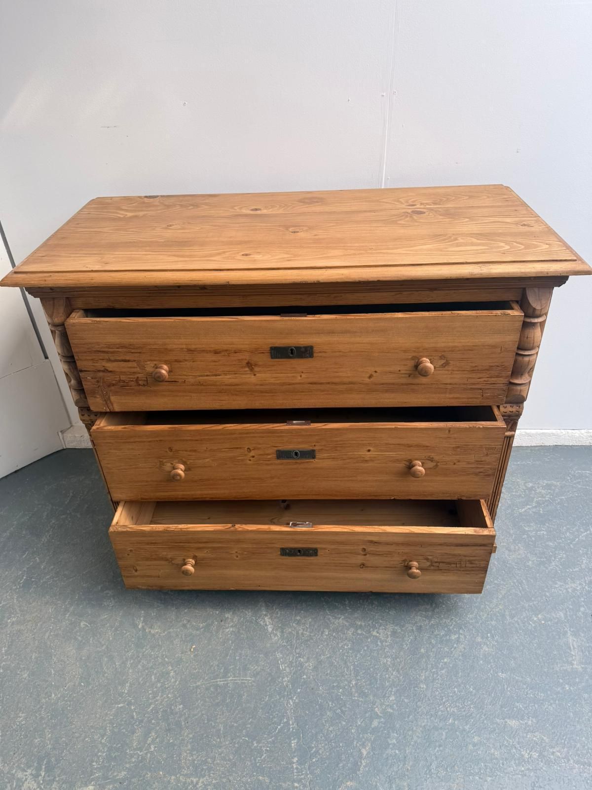 photo furniture An Early Victorian Pine Hungarian Waxed 3 Drawer Chest Of Drawers