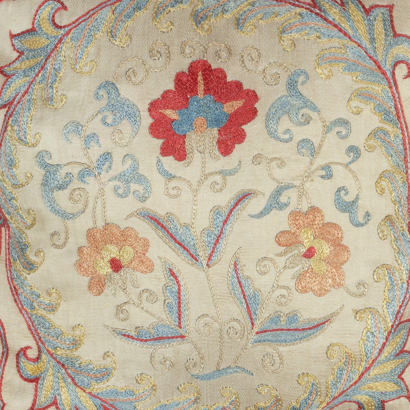 Housse de coussin 100 % soie 30 x 30 cm. Coussin Uzbek. Coussin brodé décoratif photo for sale