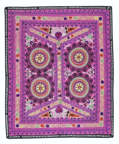 4,3 x 5,3 ft geborduurde zijden en katoenen wanddecoratie. Roze bedsprei. Nieuw tafelkleed