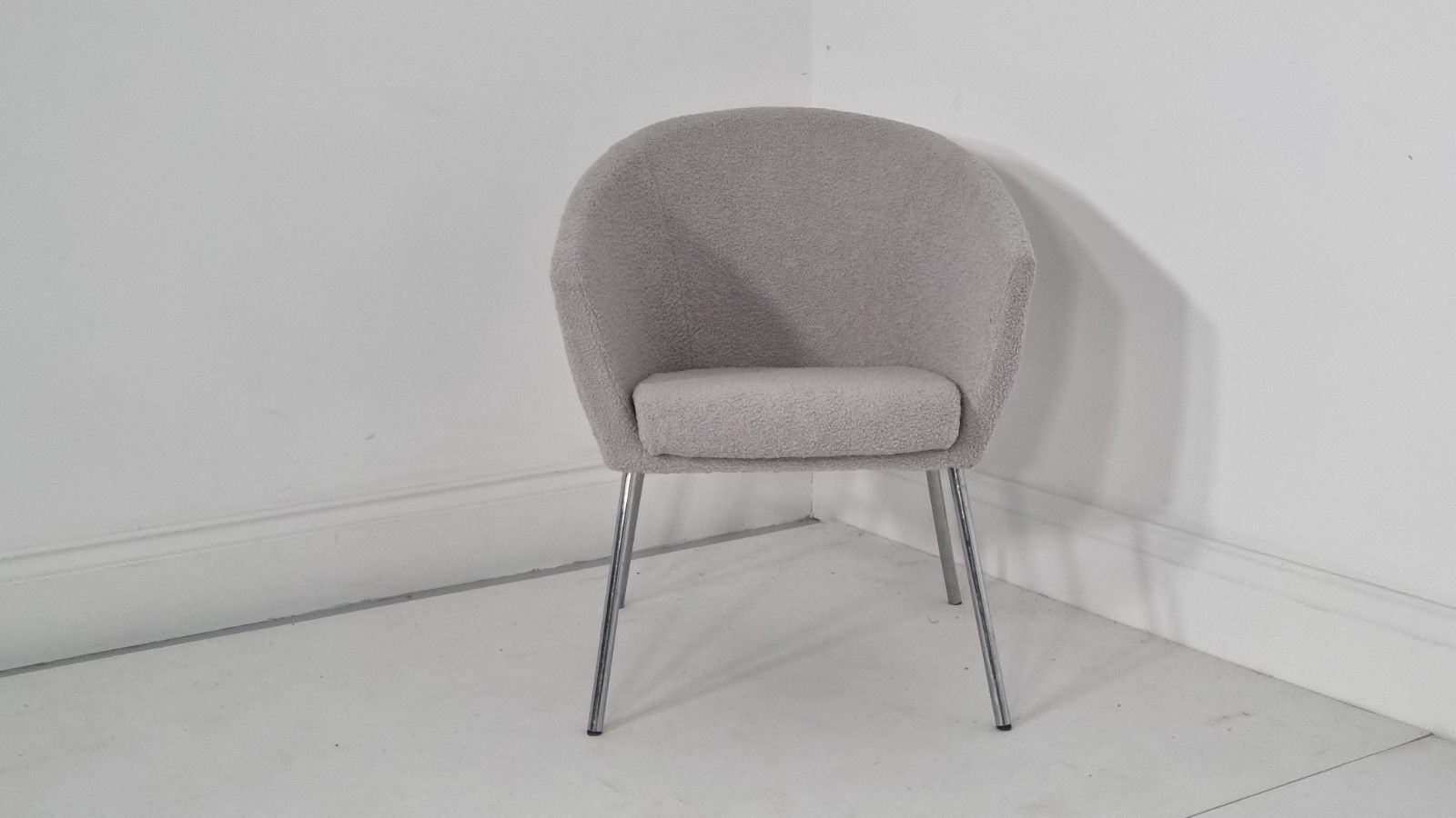photo for sale Artifort Lande Megan Chair In Grey Boucle In Excellent Condition