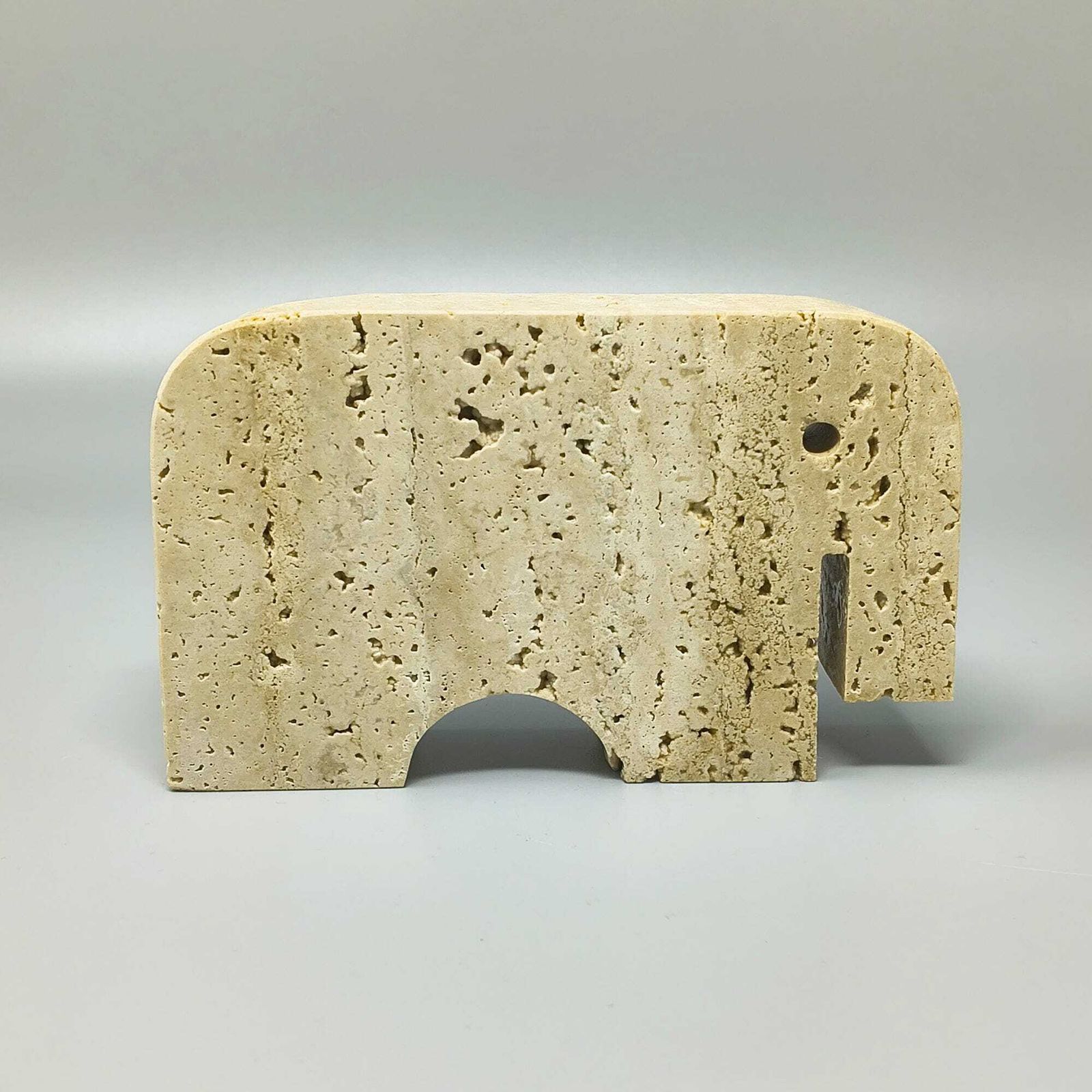 Travertijnen olifantsculptuur uit de jaren 1970 – Enzo Mari voor F.lli Mannelli photo furniture