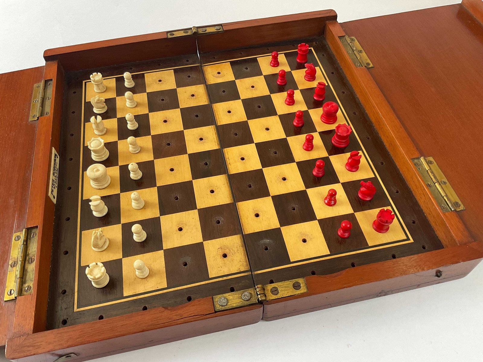 Grand Victorian Bone Travel Chess Set – Peter Robinson Oxford St. London – C. 1890 photo vinterior