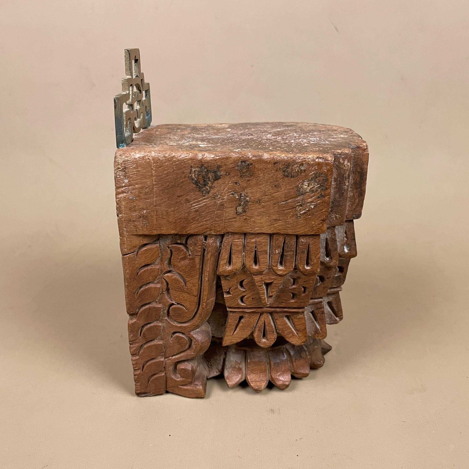 Carved Wood Temple Block Oriental Sculpture Wall Bracket Architectural Asian Chinese Style Handmade Decorative photo vinterior