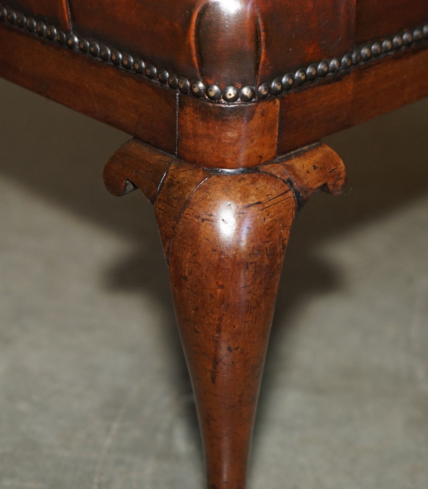 Restored Antique Victorian Mahogany Brown Leather Chesterfield Tufted Footstool photo vinterior