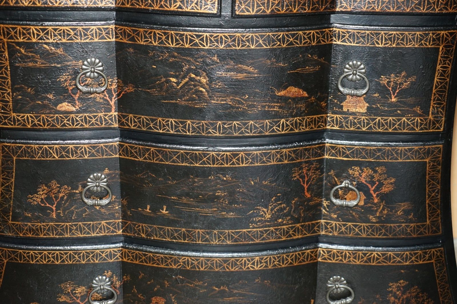photo furniture Sublime Antique Style Chinese Chinoiserie Painted & Lacquered Chest Of Drawers