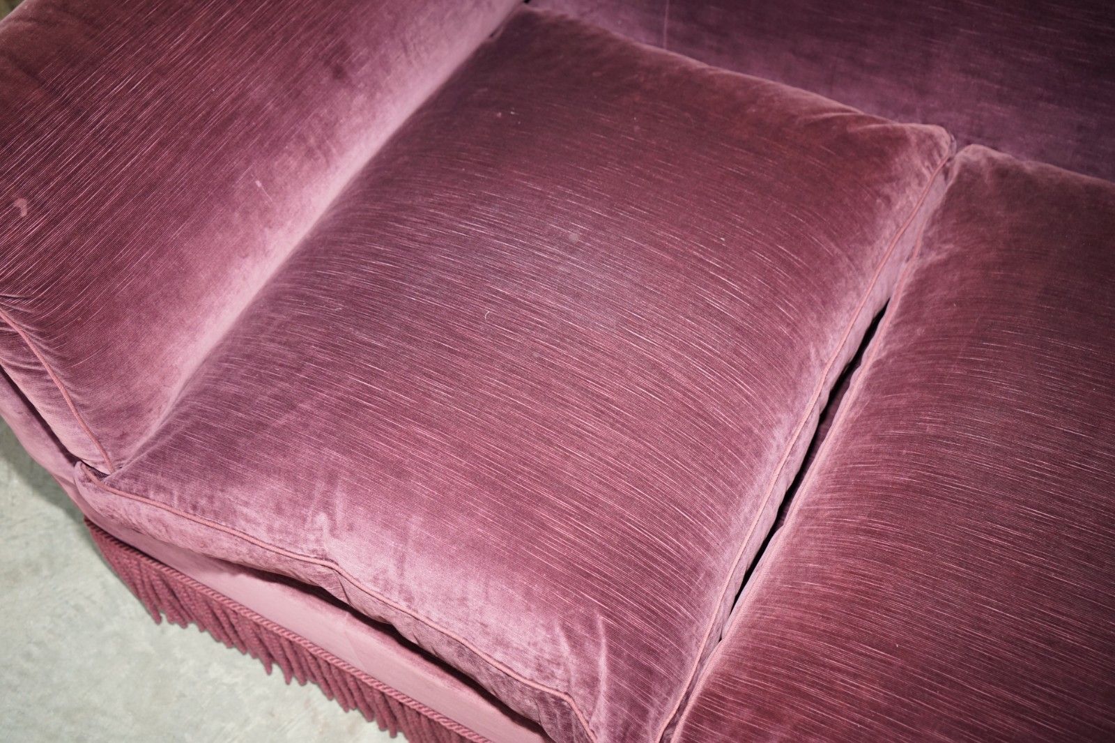 Furniture Massive Howard & Son's Wimbourne Three Seat Cushion Arm Sofa 257x122cm photo
