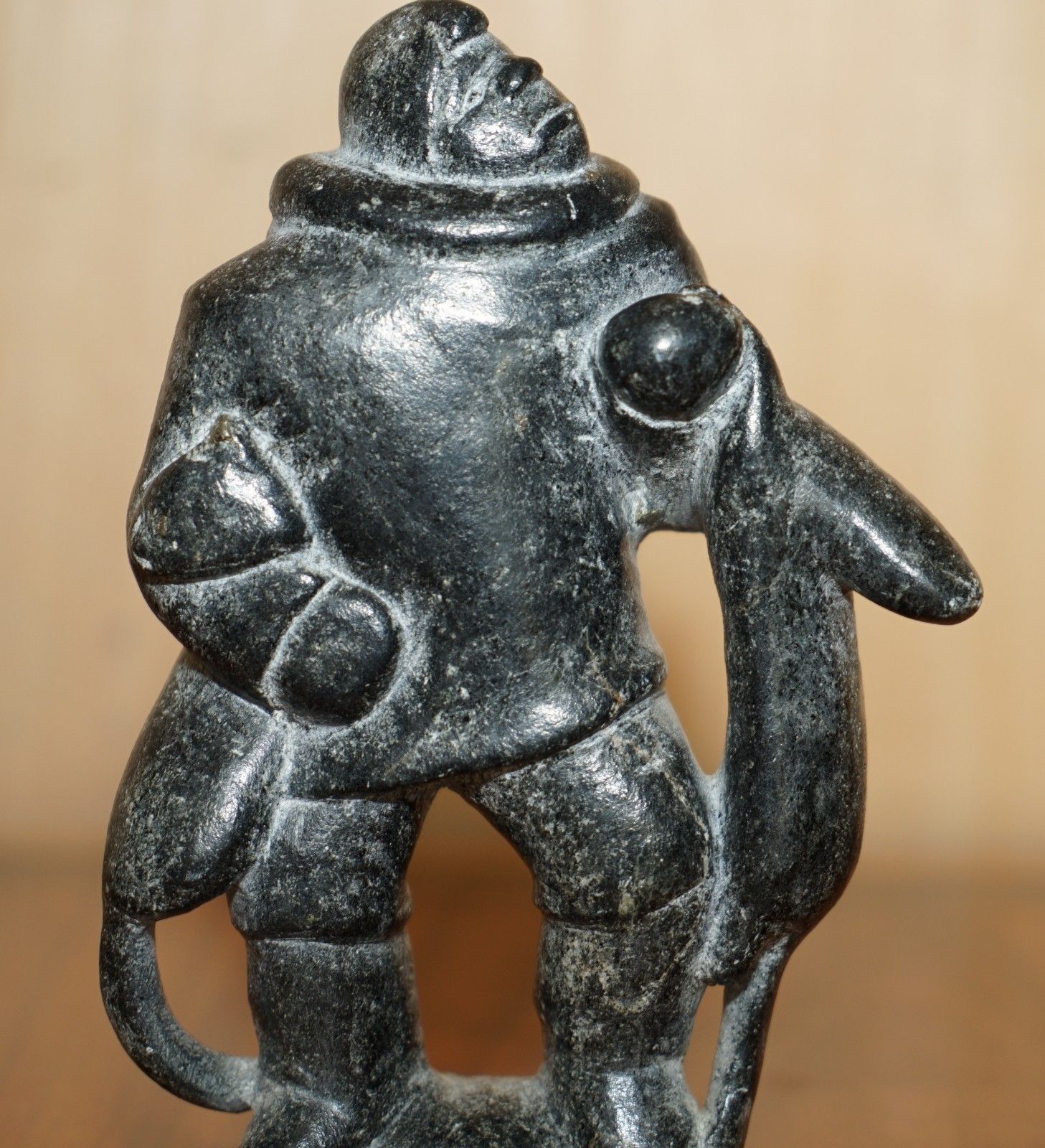 Fine Joanassie Smith Signed Serial Numbered Inuit Eskimo Hunter Soapstone Statue photo vinterior