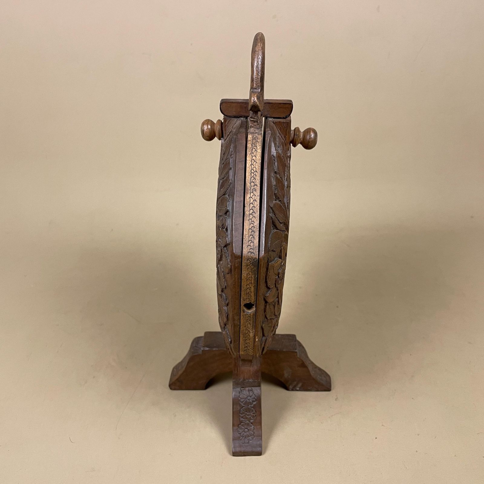 photo furniture Wooden Folding Stand Hand Carved Cake Muffin Stand 3 Tier Serving Display Kitchen Bakery Decor Antique Style Foldout Floral Carving