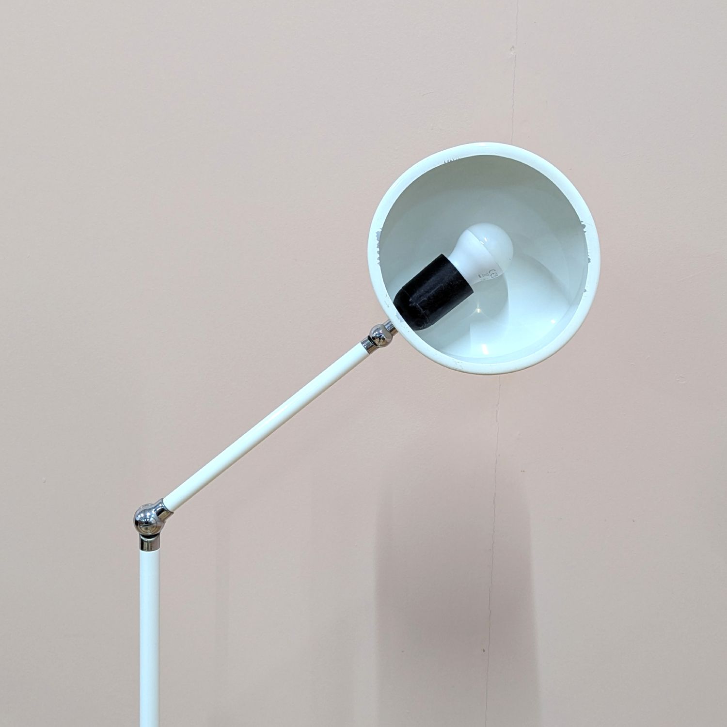 photo vinterior Original Mid Century 1970s White Floor Lamp By Hala Zeist – Fully Restored