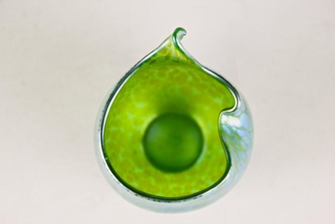 photo furniture 20th Century Iriscident Loetz Witwe Glass Vase Creta Papillon, Bohemia, Ca 1902