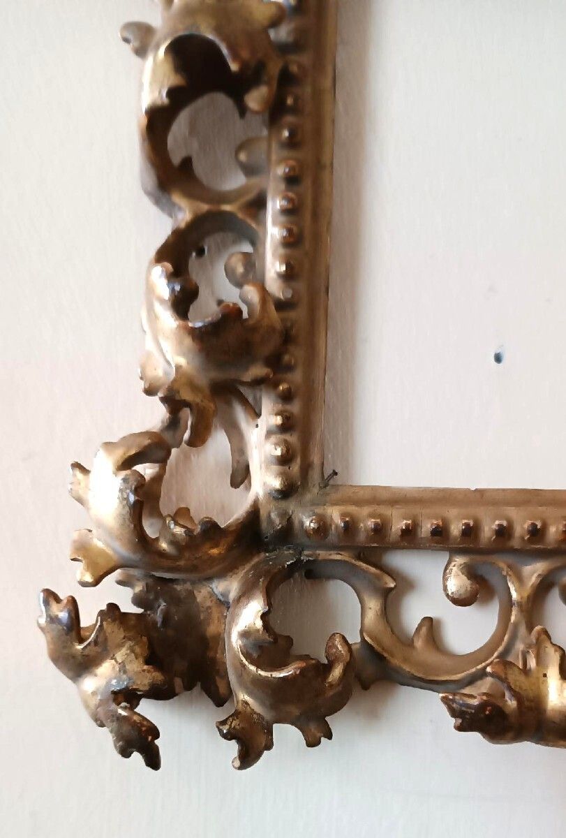 Antique Carved And Gilded Wooden Frame With Scrolls, Tuscany, 19th Century photo vinterior