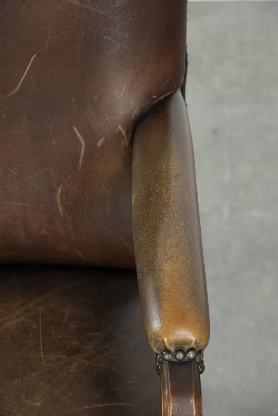 Beautiful Luxury Wooden And Cowhide Leather English Gainsborough Side/Desk/Chair With A Stunning Appearance photo vintage