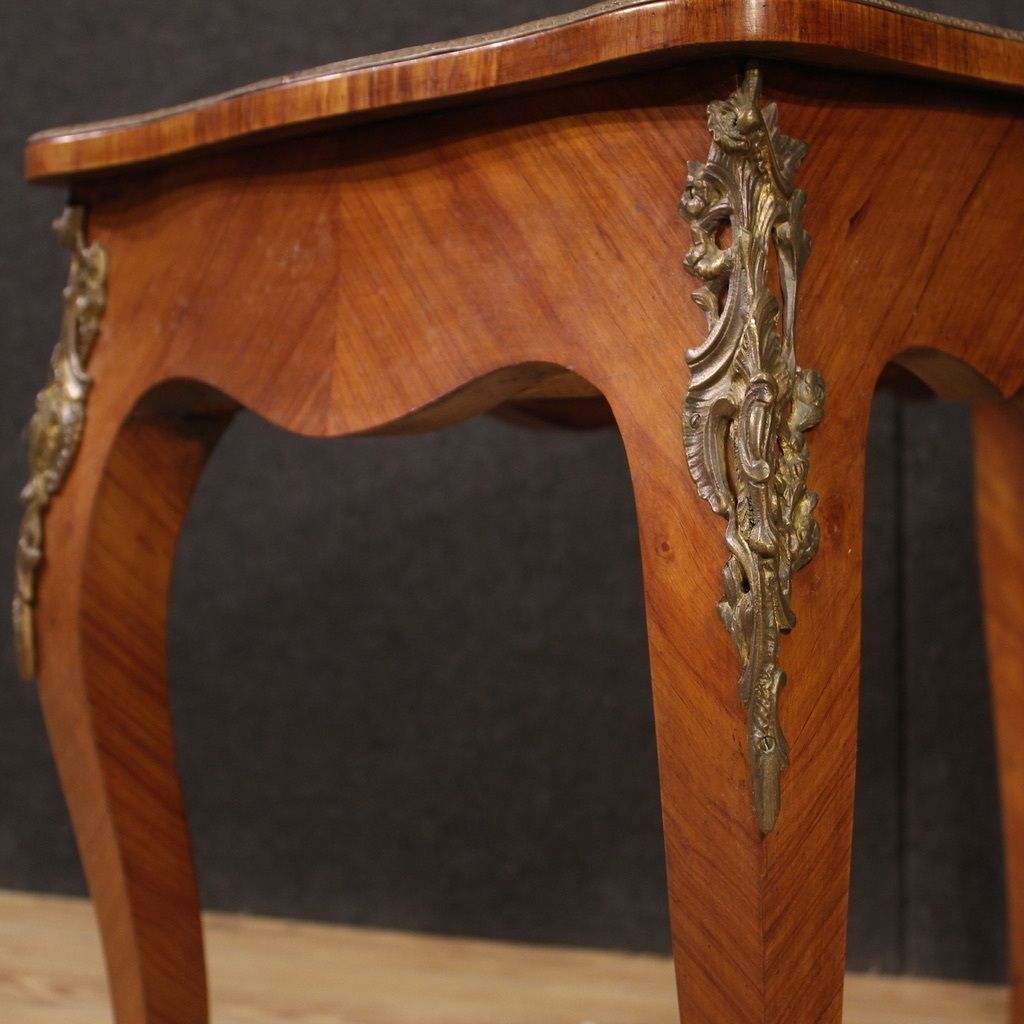 Elegante salontafel, 20e eeuw photo vinterior