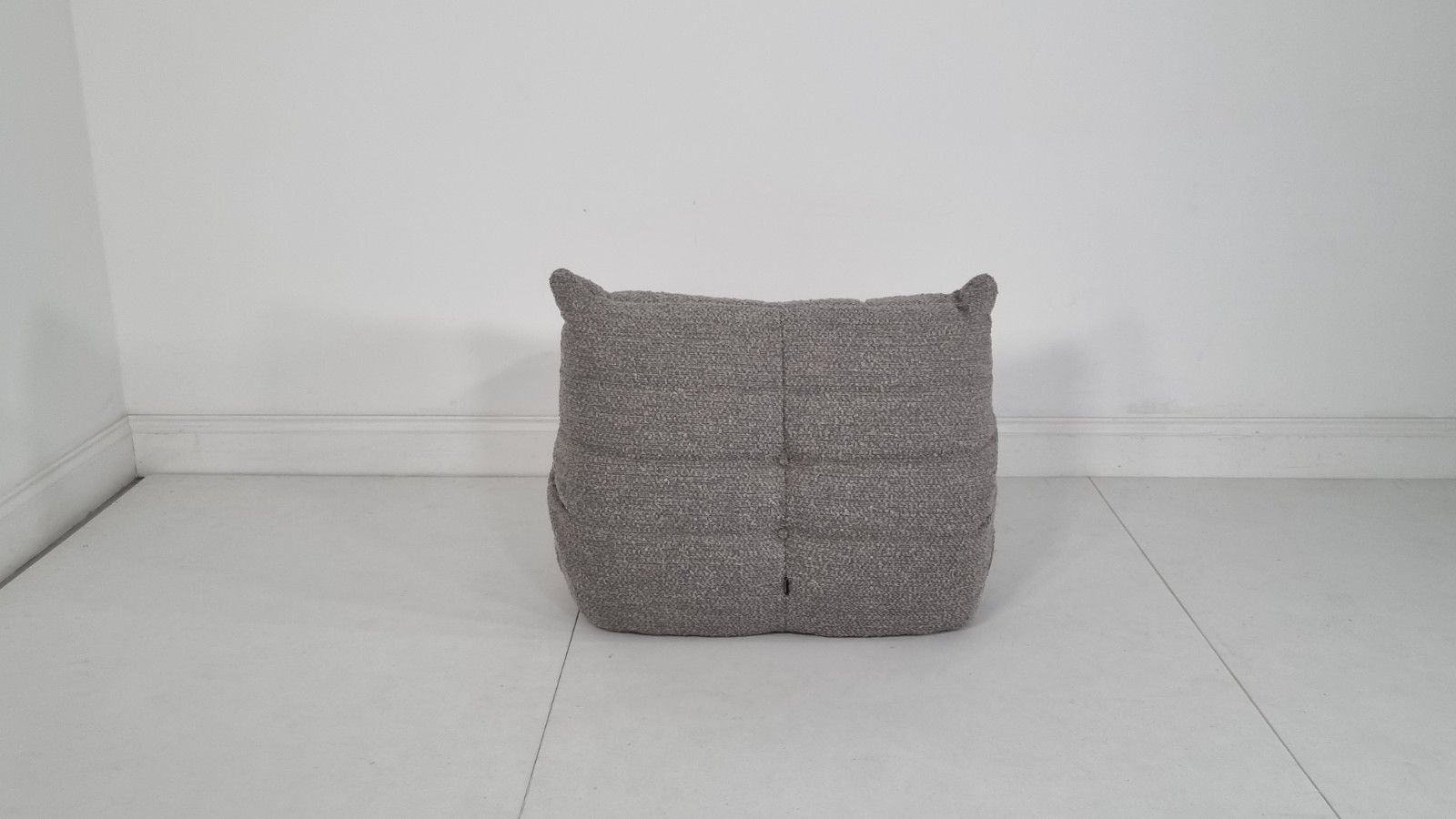 photo vinterior Ligne Roset Togo Chair In Grey Boucle In Immaculate Condition