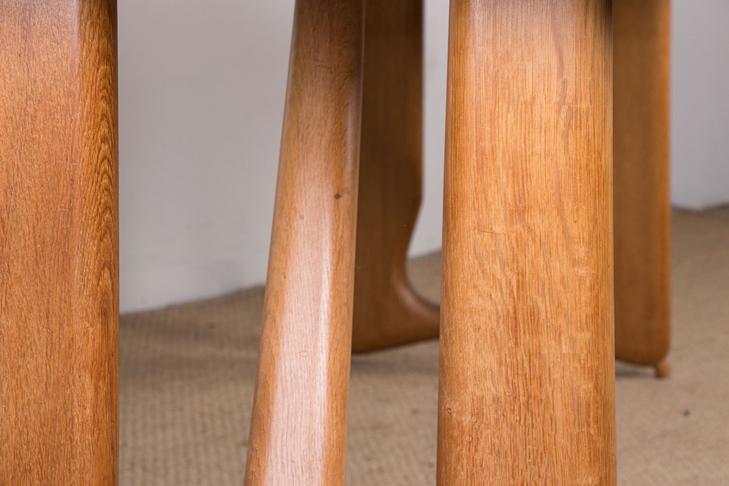 photo vintage Very Large Extendable Dining Table, 320 Cm, In Oak By Guillerme And Chambron For Votre Maison 1960.