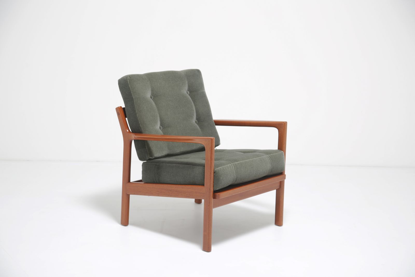 Fauteuil Karl Erik Ekselius modèle F141 en teck et mohair, pour JOC Vetlanda, Suède, années 1960 photo Mobilier