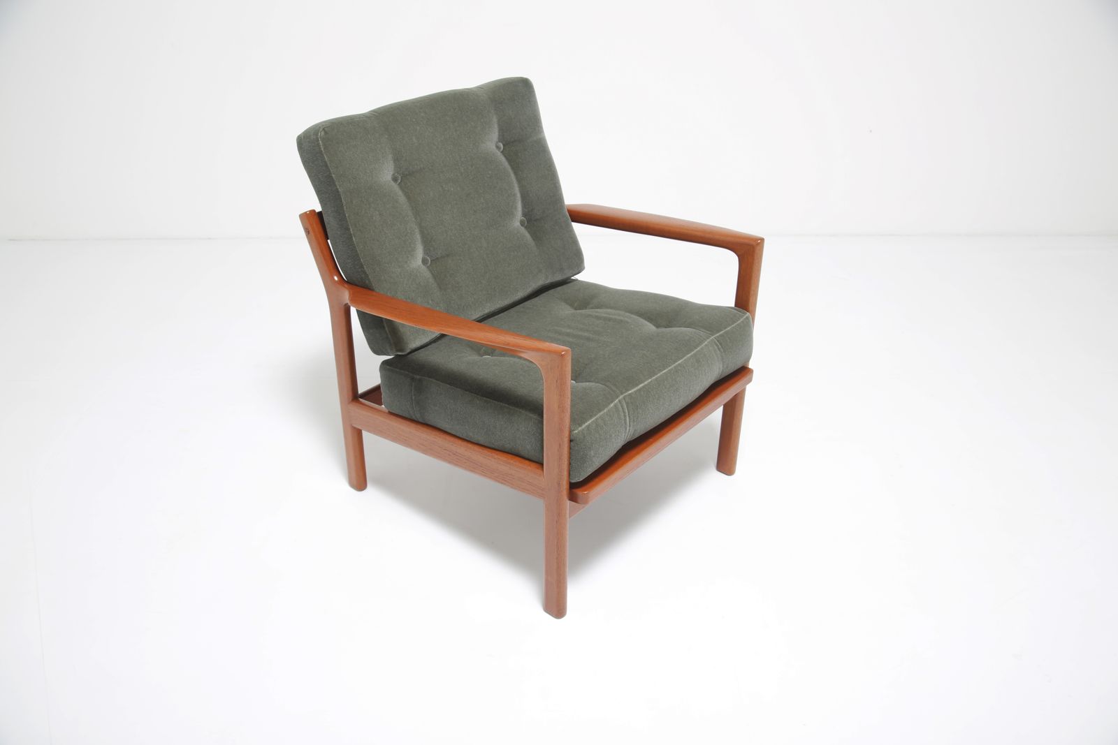 Karl Erik Ekselius teakhouten en mohair loungestoel model F141 voor JOC Vetlanda, Zweden, jaren 1960 photo vinterior