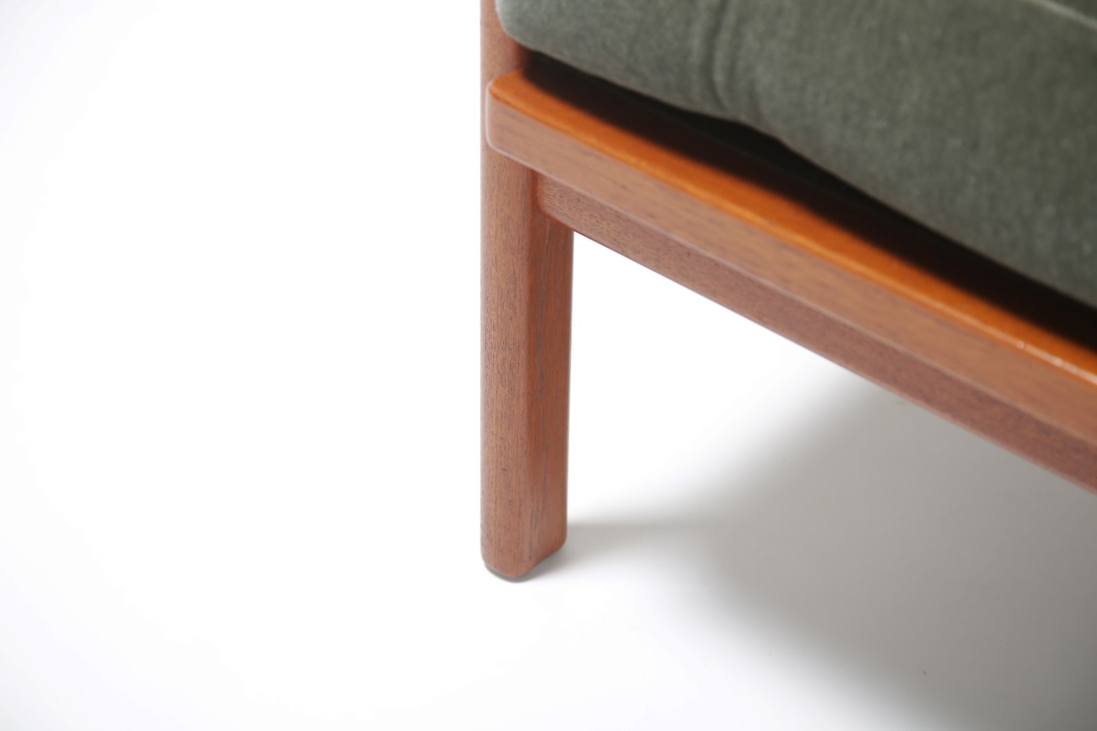 Meubels Karl Erik Ekselius teakhouten en mohair loungestoel model F141 voor JOC Vetlanda, Zweden, jaren 1960 photo