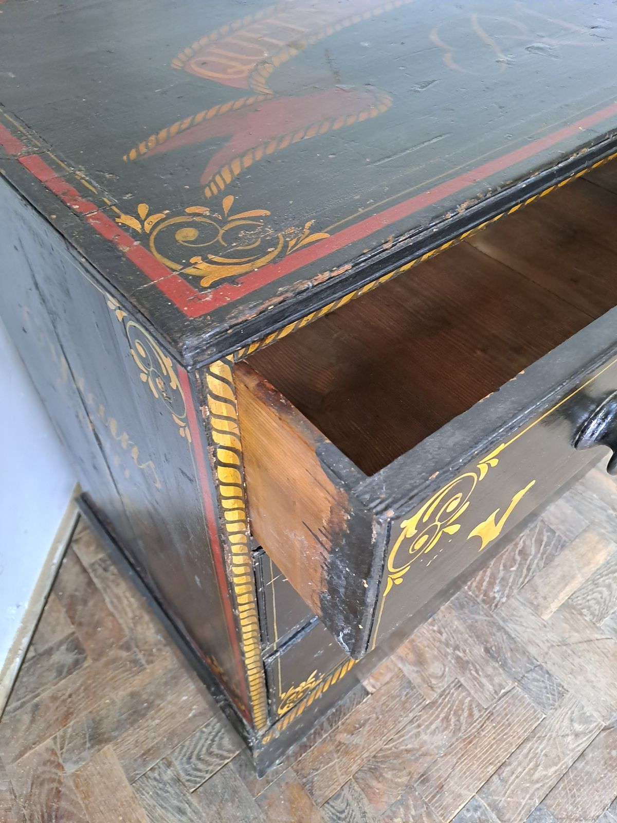 Painted Maritime Style Chest Of Drawers photo furniture