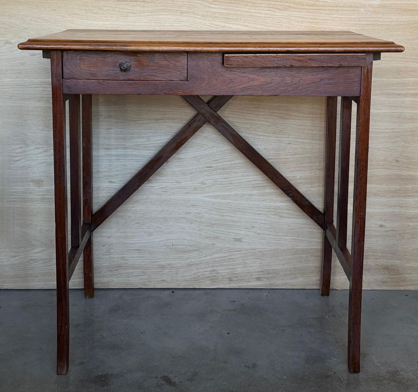 Table d'appoint baroque espagnole en noyer foncé avec tiroir, restaurée photo furniture