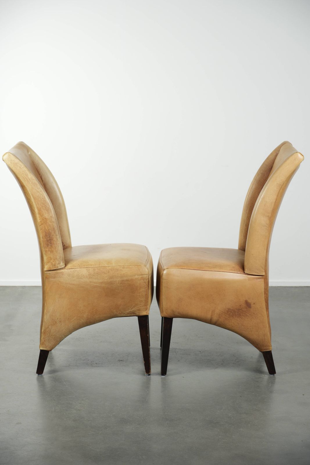 Set Van Zes Koeienhuid Leren Eetkamerstoelen Met Lichte Kleur, Comfortabele Zitting En Hoge Rugleuning photo for sale