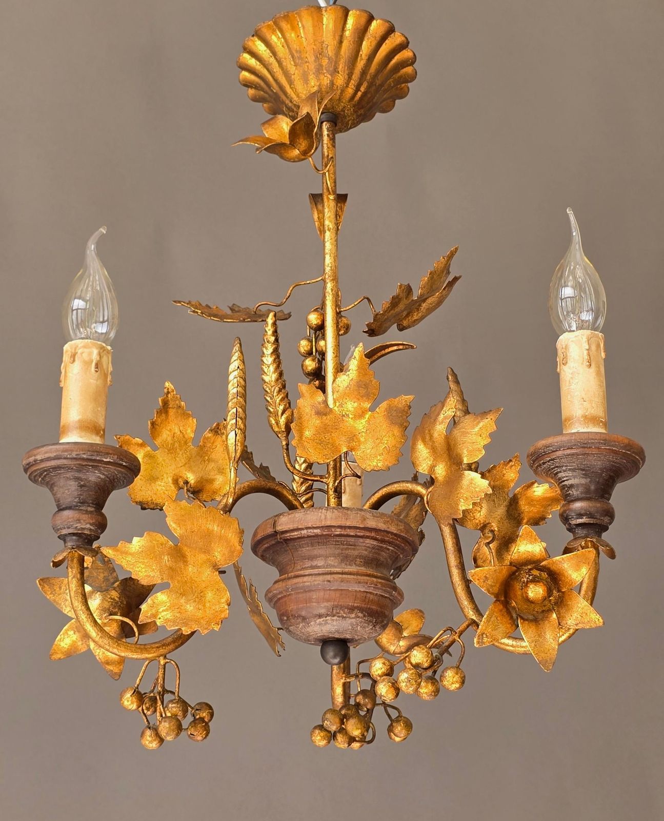 Italian Florentine Gilt Tole Chandelier With Grapes And Wheat, 1960s photo for sale