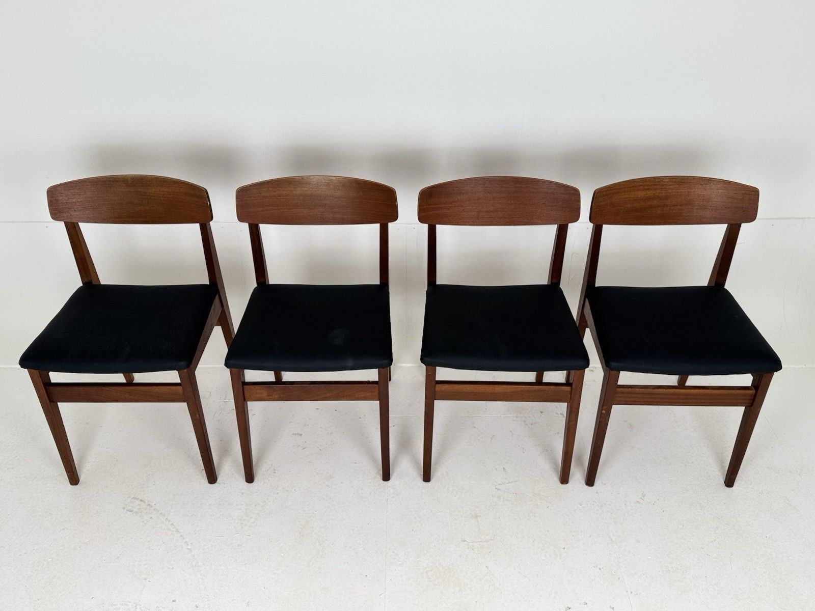995.0 Mid Century  Rectangle Extending Jentique Dining Table 4 Matched Chairs Teak Mcm photo