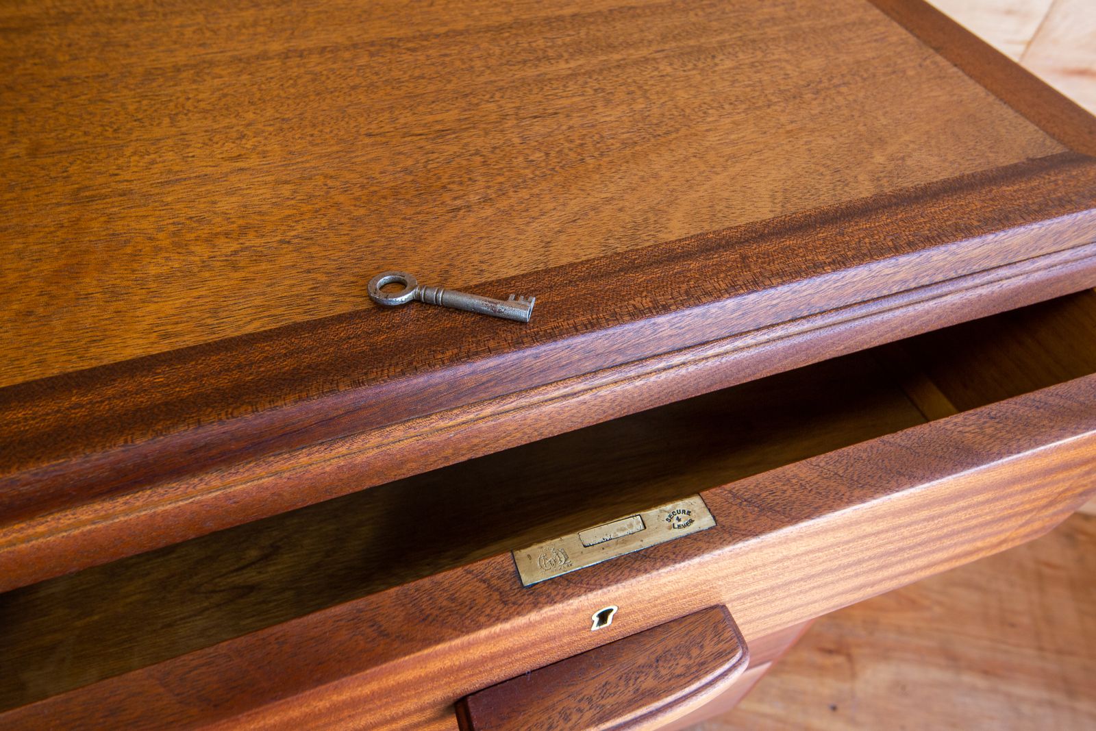 Furniture Alfred Cox Mahogany Chest Of Drawers photo