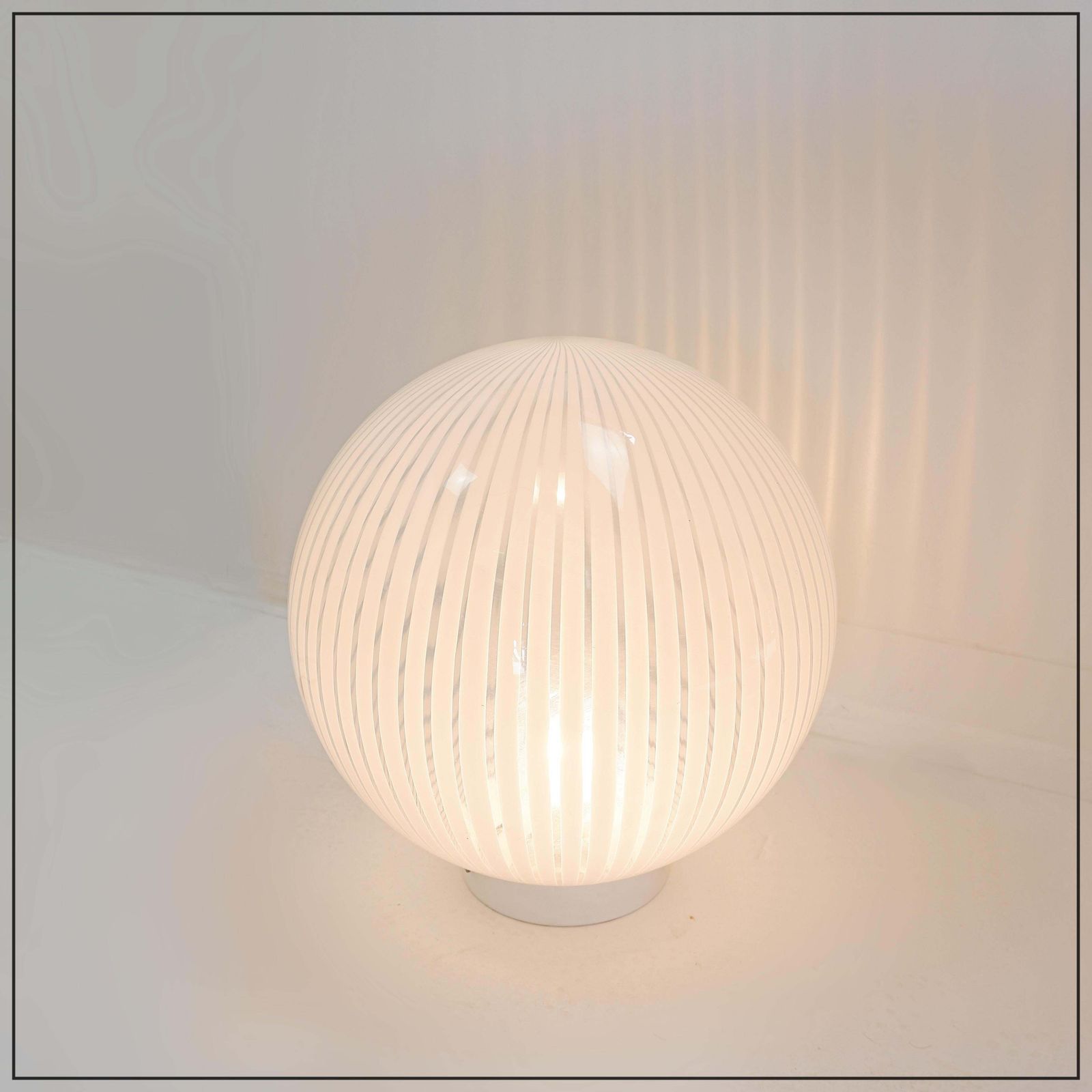 photo vinterior Table Lamp Of The Tessuti Series For Venini, Murano 1960s   ø 40cm