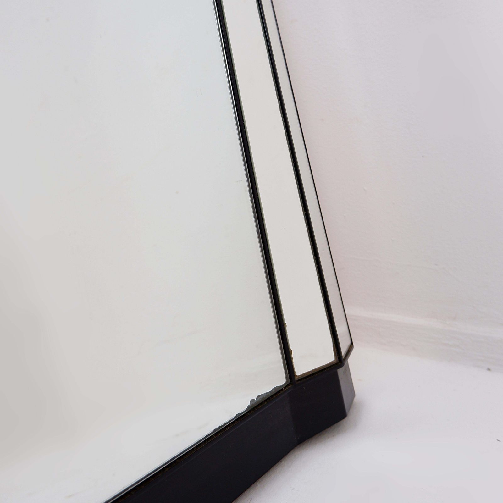 1197.0 Art Deco Pyramid Floor Mirror, Wood & Synthetic, Belgium, 20th Century photo
